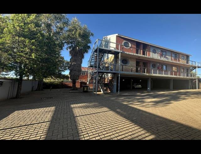 1 BEDROOM APARTMENT FOR SALE IN WILLOWS